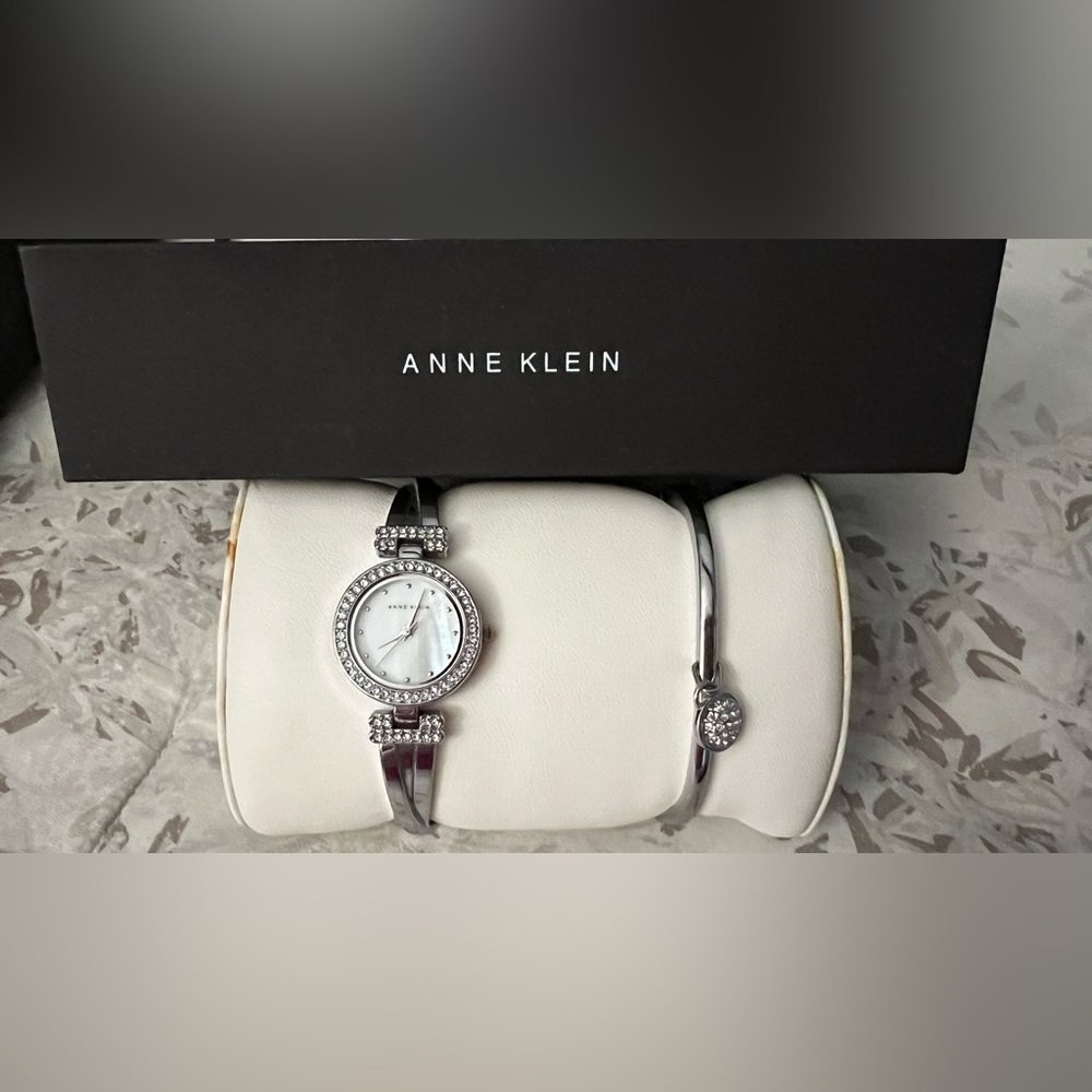 Anne Klein Watch/bracelet set